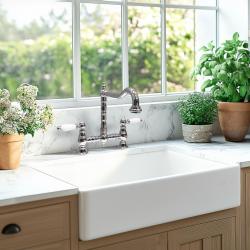 PB Rubinetto da cucina nostalgico cromato con beccuccio angolare e manopole bianche PBN.CHR.H.WH