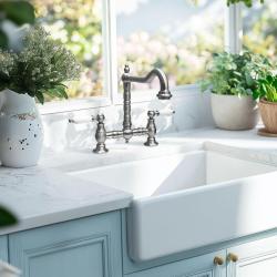 PB Rubinetto nostalgico da cucina a ponte in acciaio inossidabile con beccuccio ad angolo e manopole bianche PBN.RVS.H.WH