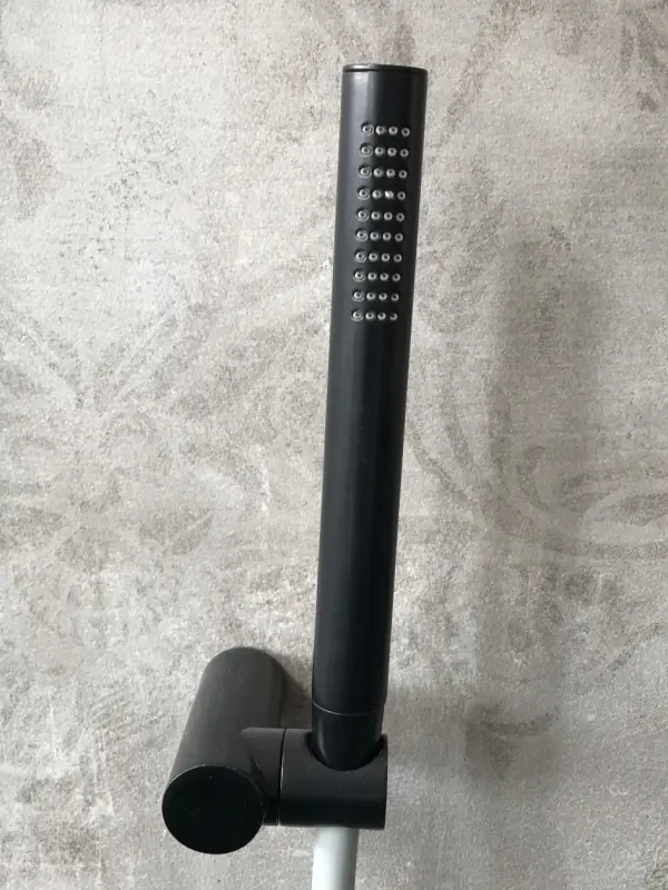 Waterevolution Flow miscelatore per vasca con set doccia a mano nero opaco T130PR