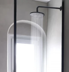 Waterevolution Flow soffione doccia 200 mm con attacco a muro nero opaco T1641PR