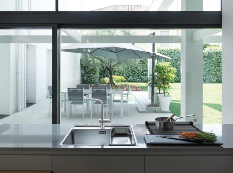 Rubinetto da cucina Franke in acciaio inossidabile spazzolato Atlas Neo con beccuccio estraibile inox 115.0521.438