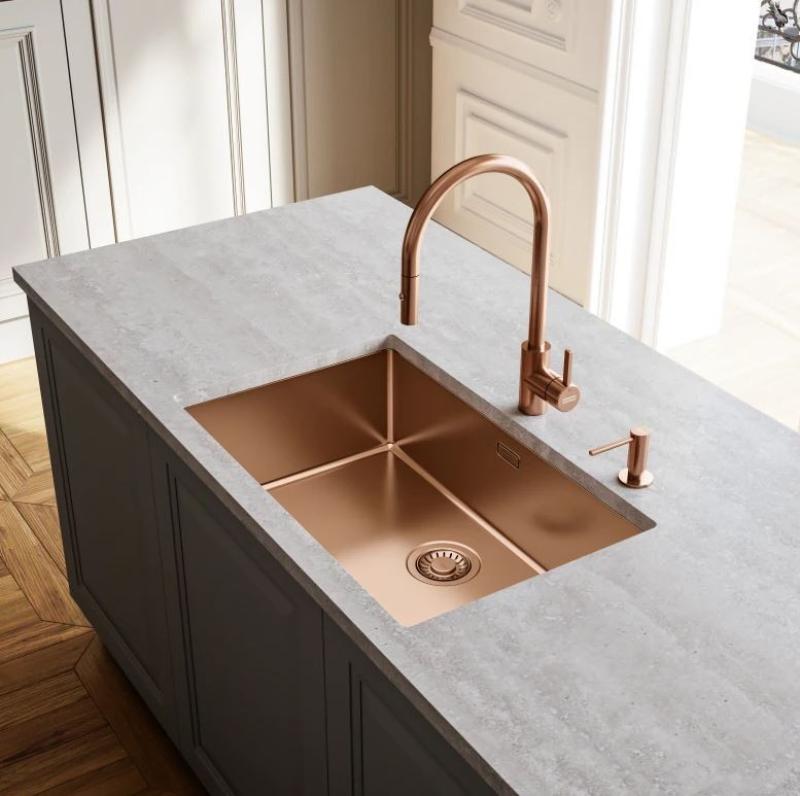 Franke Rubinetto da cucina Eos Neo con beccuccio e spruzzatore estraibile PVD Rame 115.0628.254