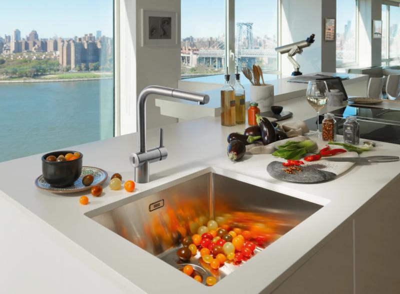 Franke Rubinetto da cucina con sensore in acciaio inossidabile spazzolato Atlas Neo con beccuccio estraibile inox 115.0625.523