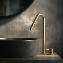 Waterevolution Flow Miscelatore per lavabo a 2 fori ottone spazzolato con beccuccio alto a V 120 mm T1122VLE