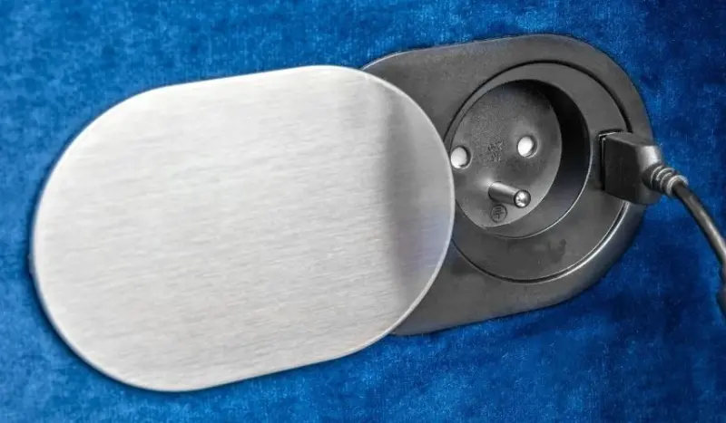 Presa da cucina incasso Indux Slide con messa a terra in piano di lavoro con USB e presa di colore acciaio inossidabile 1208957392