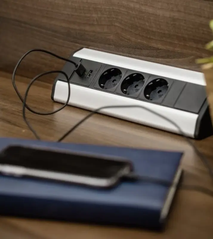 Indux Corner angolo cucina con 3 prese di corrente a terra e 2 caricabatterie USB 1208957442