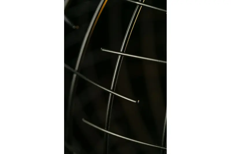 Decor Viela lampada a sospensione in metallo nero dorato a forma di sfera con diametro di 35 cm 6996