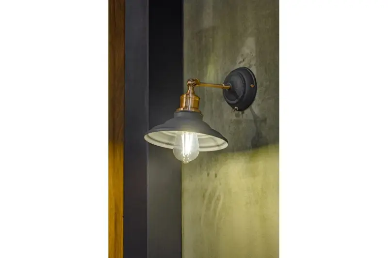 Decor Loret, lampada da parete nera regolabile con interruttore, diametro di 20 cm, codice 7901.
