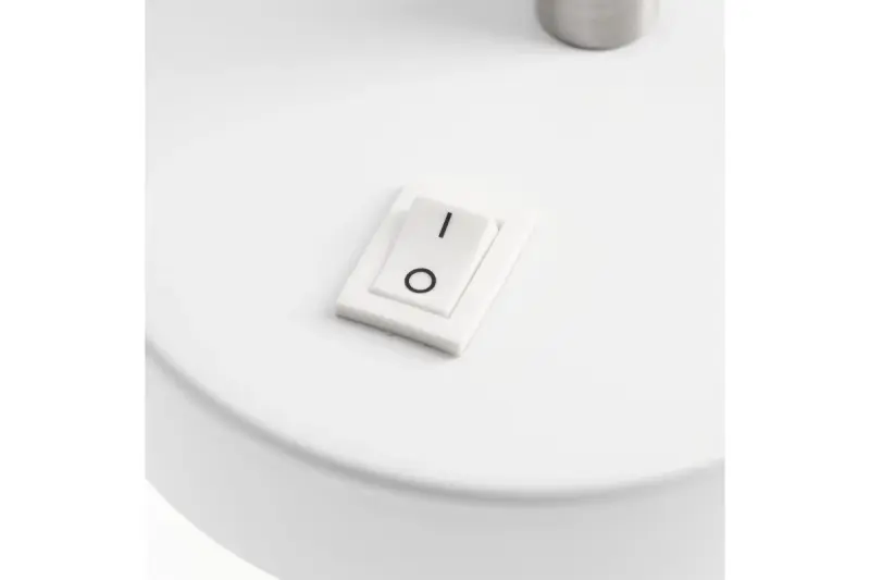 Decor Etore applique da parete bianca con braccio in metallo, diametro di 11 cm, del 1952.