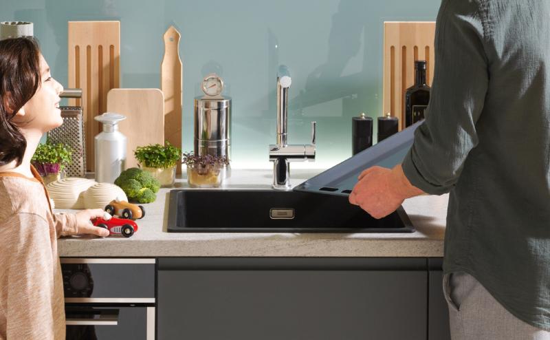 Franke Maris MRG 160-34-15 Fragranite edizione nera lavello sottotop finitura opaca grande vasca a sinistra