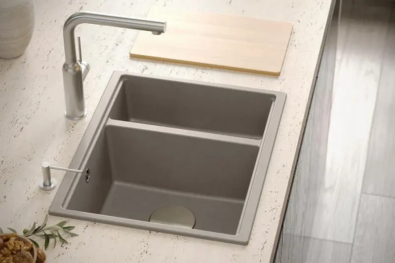 Quadri Newport II bianco 1,5 lavello in granito sopra e sottopiano 555x460 1208957860