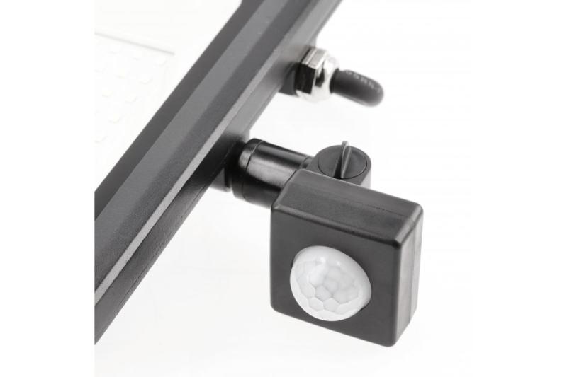 Proiettore LED iNEXT con sensore di movimento 20W 1600lm, PF>0,9, RA>80, IP65, 120°, 6400K, corpo nero 1208962859