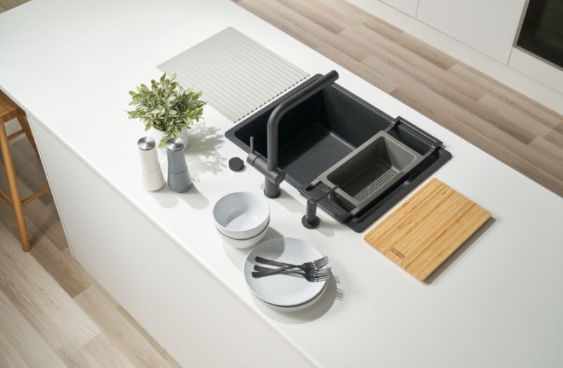 Franke Set Universale di Accessori All-In 3 - Tagliere, Vaschetta in Plastica, Tappetino Scolapiatti e Ponte Telescopico 112.0655.483