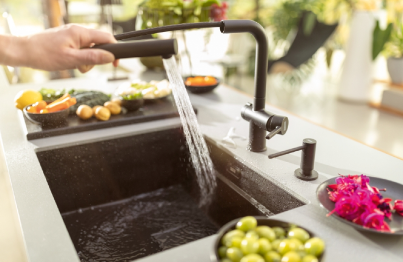 Franke Active Twist Mengkran Monocomando Nero con Bocca Estraibile e Comando di Scarico Integrato 115.0669.769.