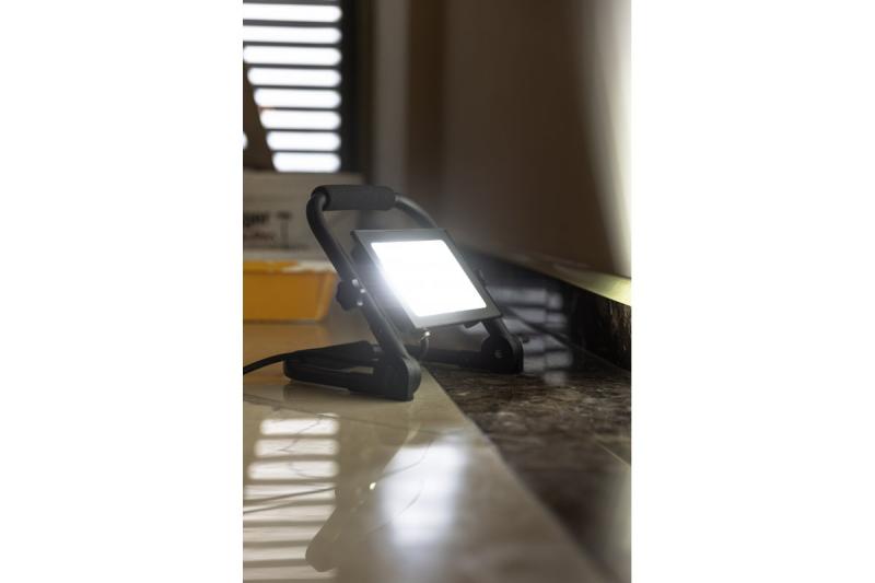 NELI Proiettore Portatile, LED, 30W, 2700lm, 6400K, AC220-240V, IP65, cavo 1.5m