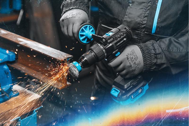 HÖGERT Brushless set di cacciaviti a batteria, 18V, con portabit, magazzino per bit, caricabatterie e batteria.