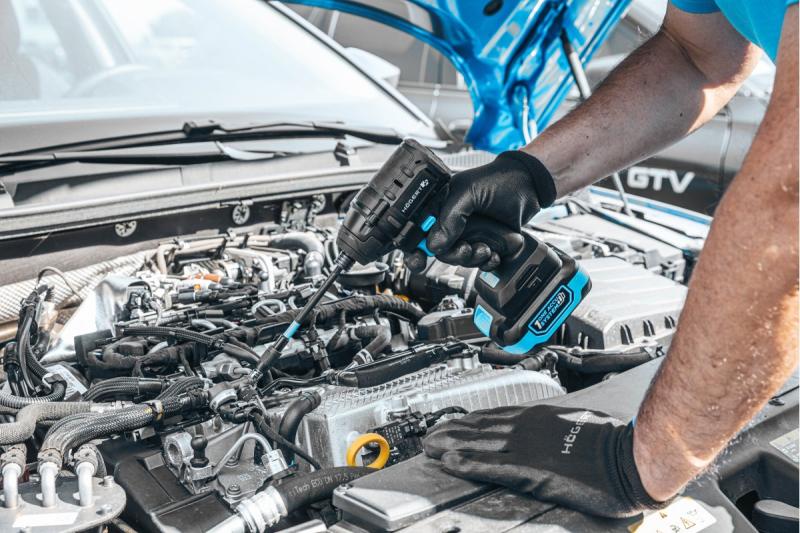 HÖGERT Ferro da stiro a batteria senza spazzole 18V, set con batteria, caricabatterie e accessori