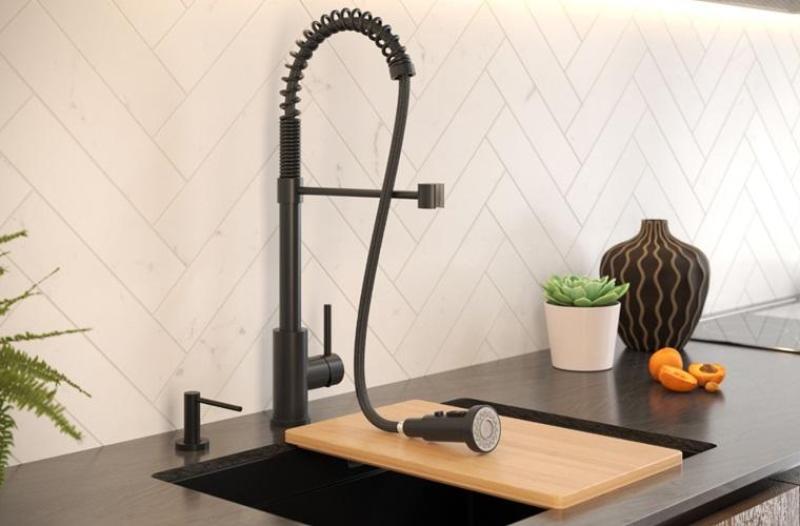 Rubinetto da cucina Quadri Redwick nero con bocchetta semi-flessibile e doccia con 2 tipi di getto più funzione di arresto dell'acqua 1208971410