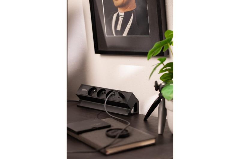 Presa per mobili Basco, 3 prese con messa a terra, USB A+C, cavo da 1,5m, nero con montaggio