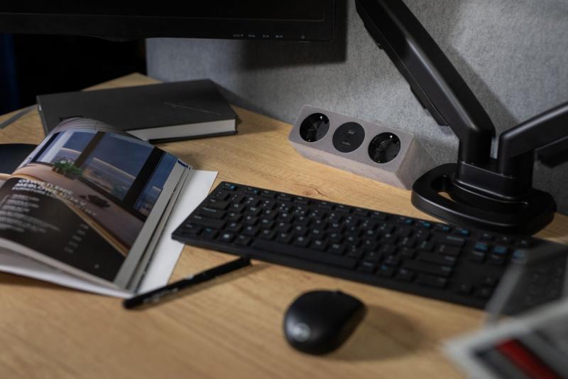 Presa per mobili SOFITO, 2xSCHUKO, USB A+C, cavo 1,5 m, grigio flock