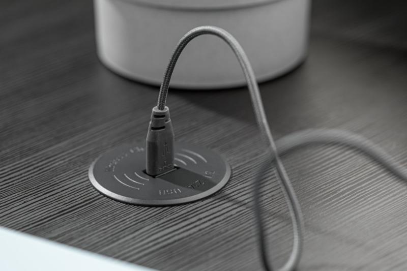 Dispositivo di ricarica wireless con ricarica rapida, incassato, nero