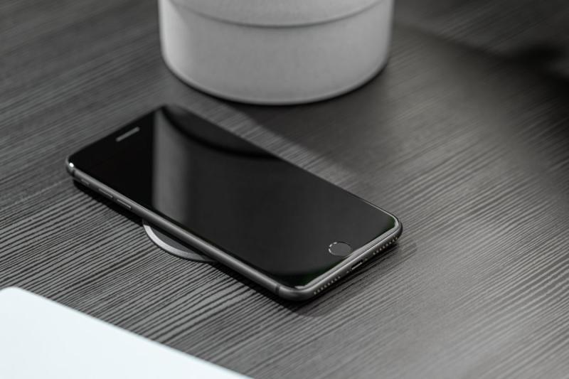 Dispositivo di ricarica wireless con ricarica rapida, incassato, nero