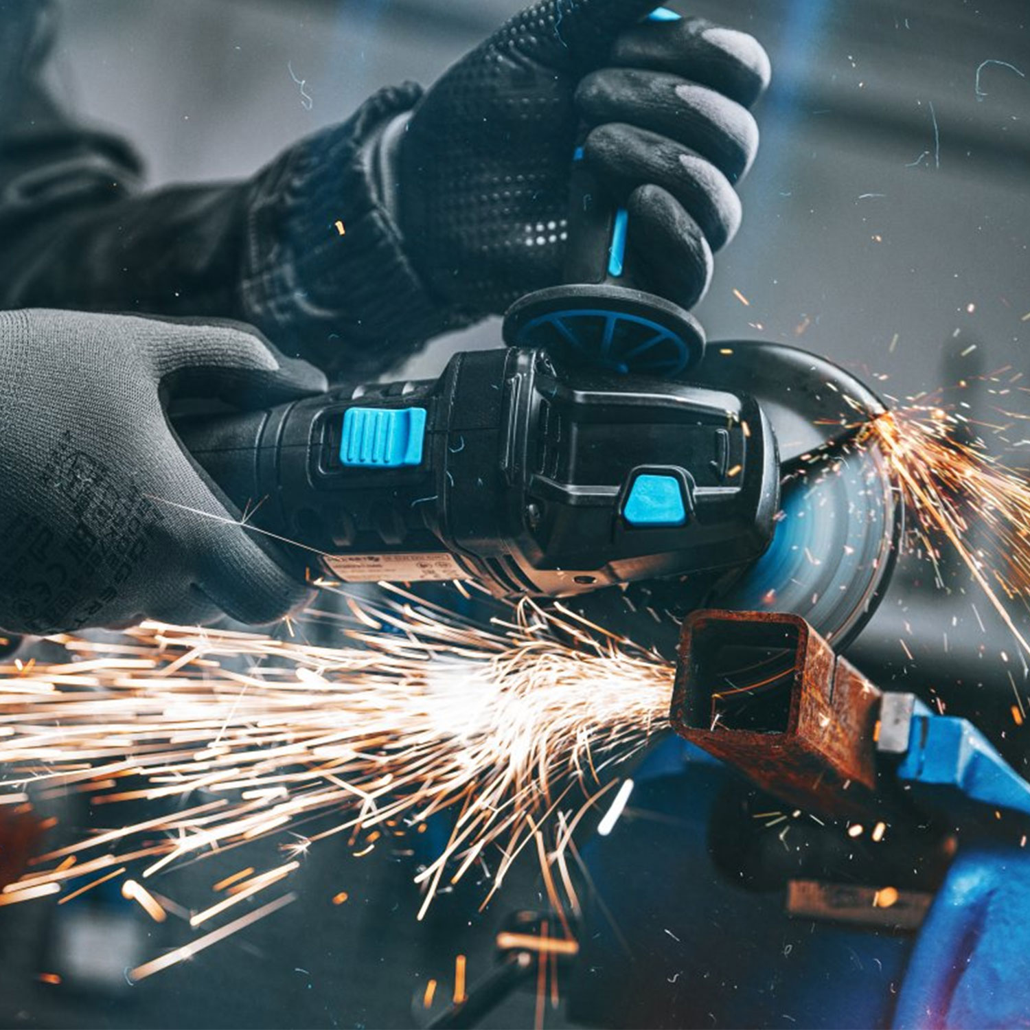 Perché Ogni Professionista Ha Bisogno di un Affilatore o Multitool di Alta Qualità